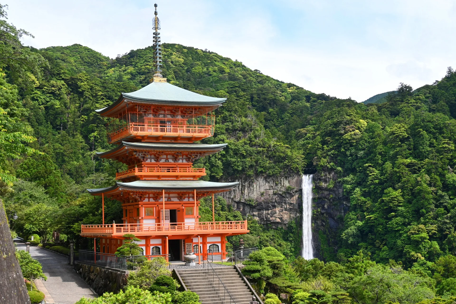 iseji-kumano-spiritual-walk-nachi-falls-01